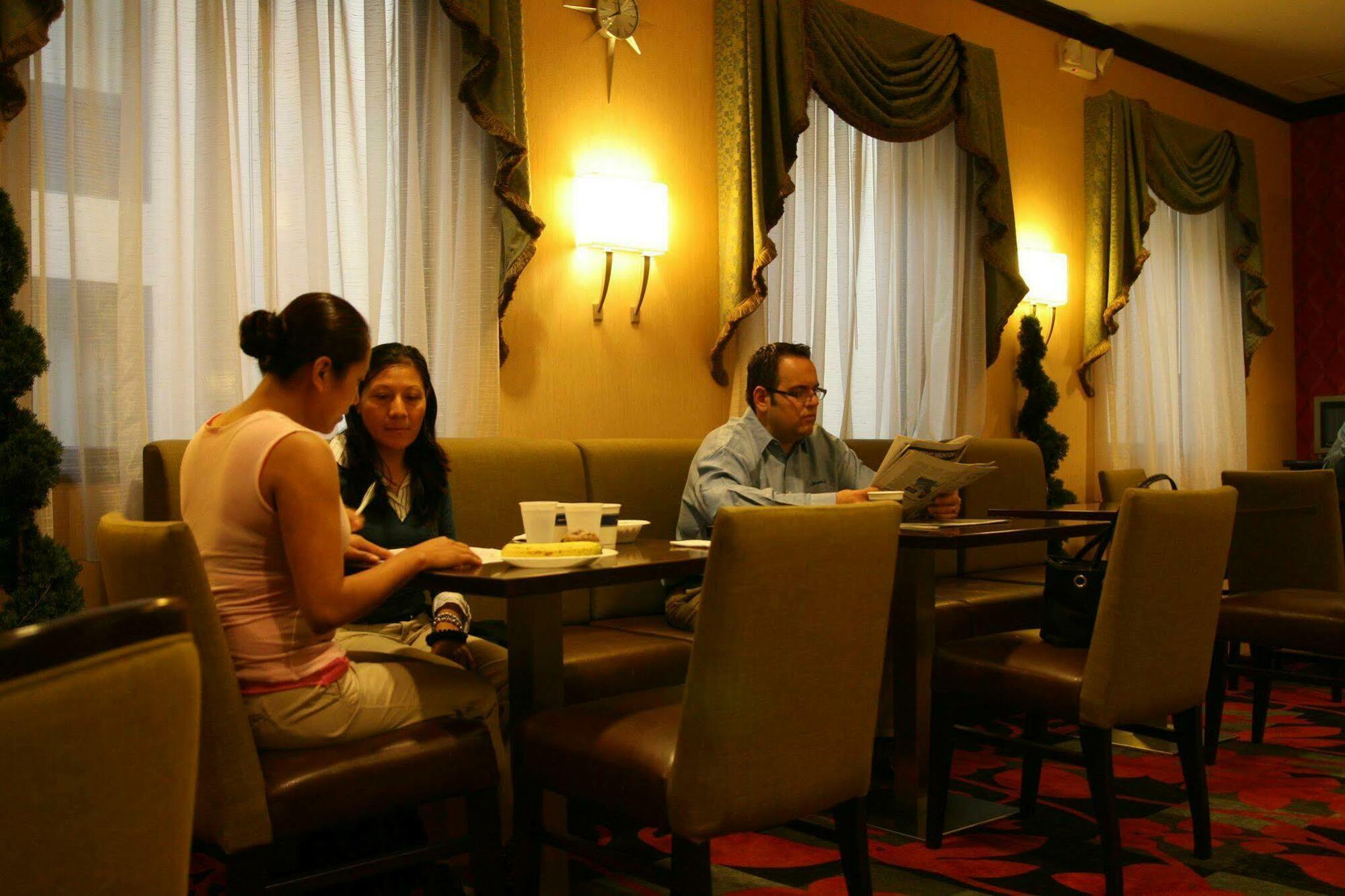 Hampton Inn Jericho - Westbury Restaurante foto
